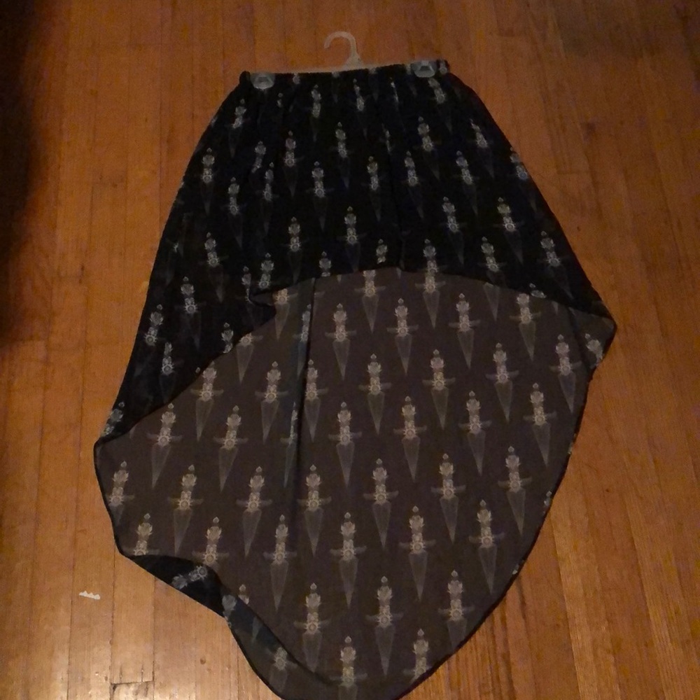 Dagger skirt